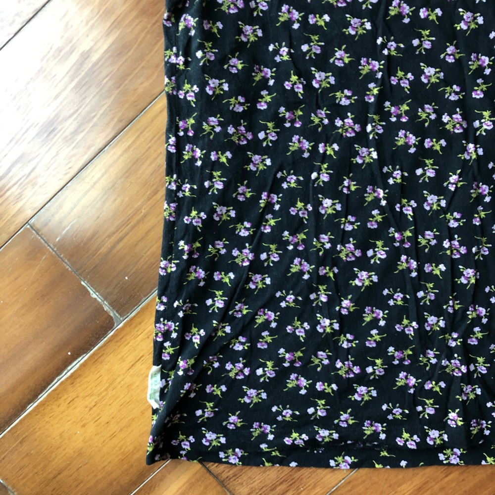 Uniqlo x Laura Ashley Limited Archive Collection T-Shirt - Picture 5 of 12